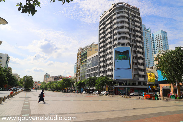 Avenue D Nguyen Hue avec écran led géant - Hô Chi Minh Ville